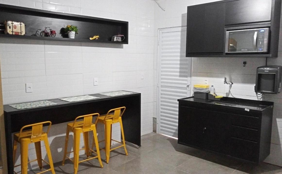 Vitoria Hostel Гуарульюс Экстерьер фото