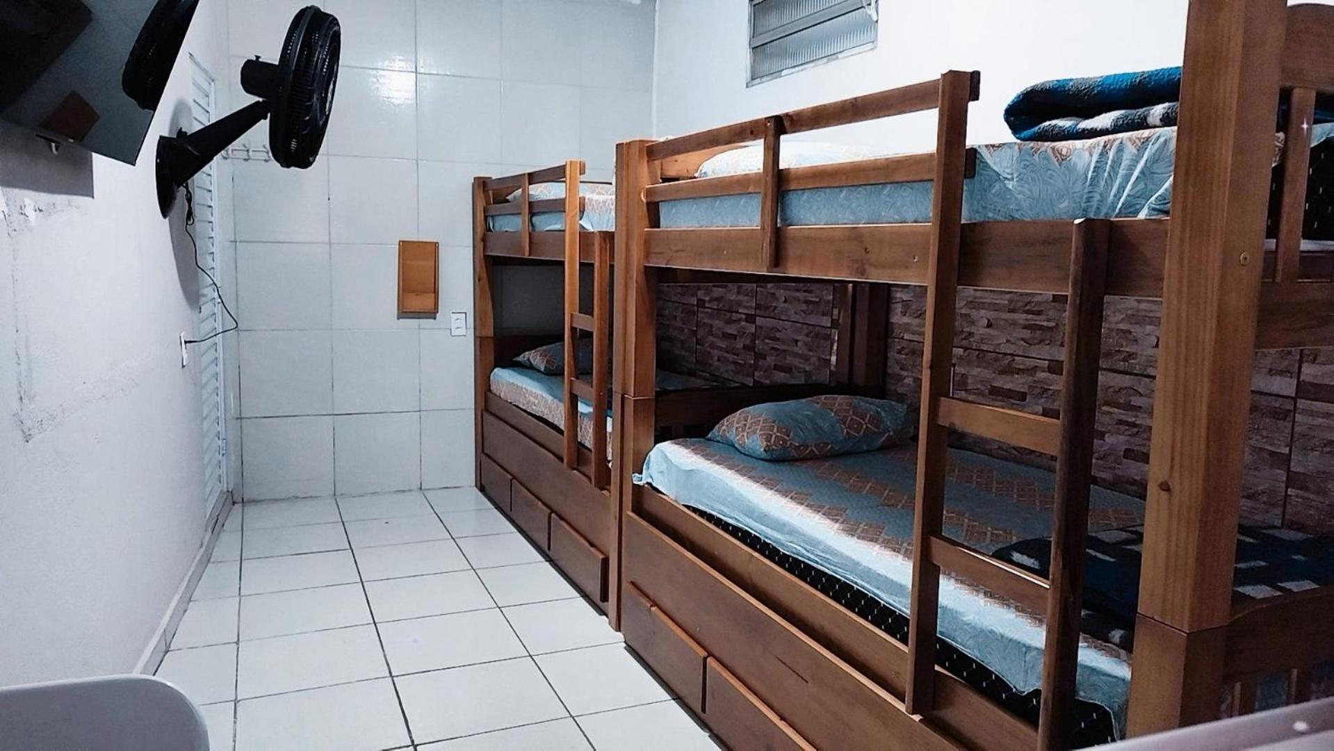 Vitoria Hostel Гуарульюс Экстерьер фото