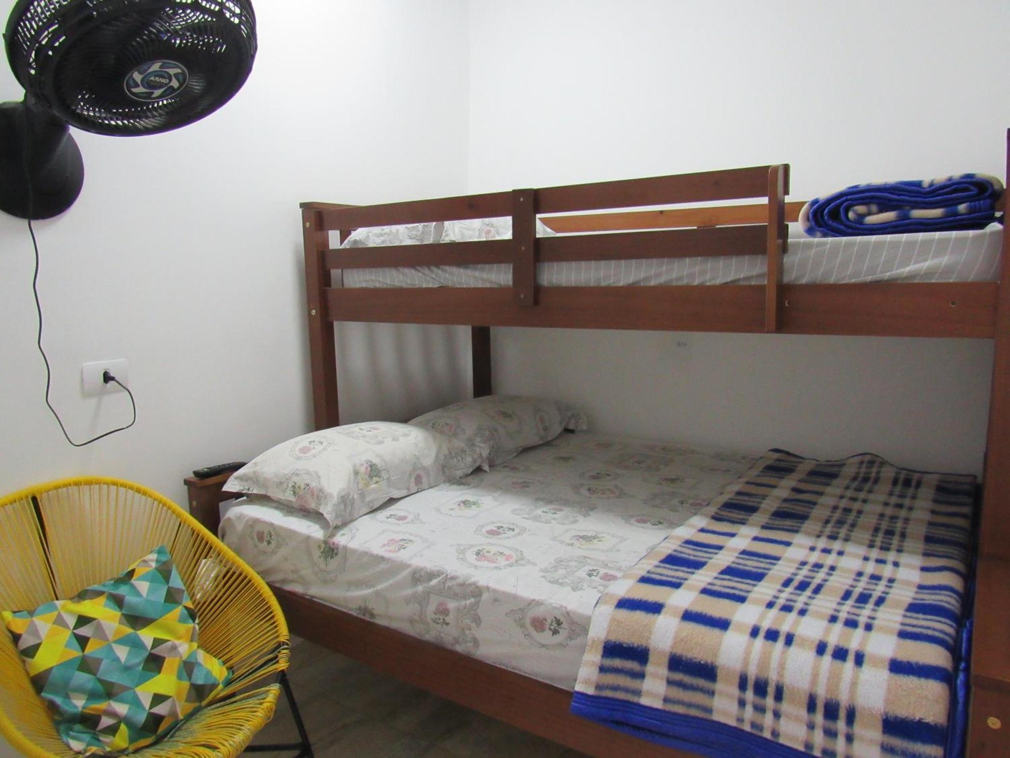 Vitoria Hostel Гуарульюс Экстерьер фото