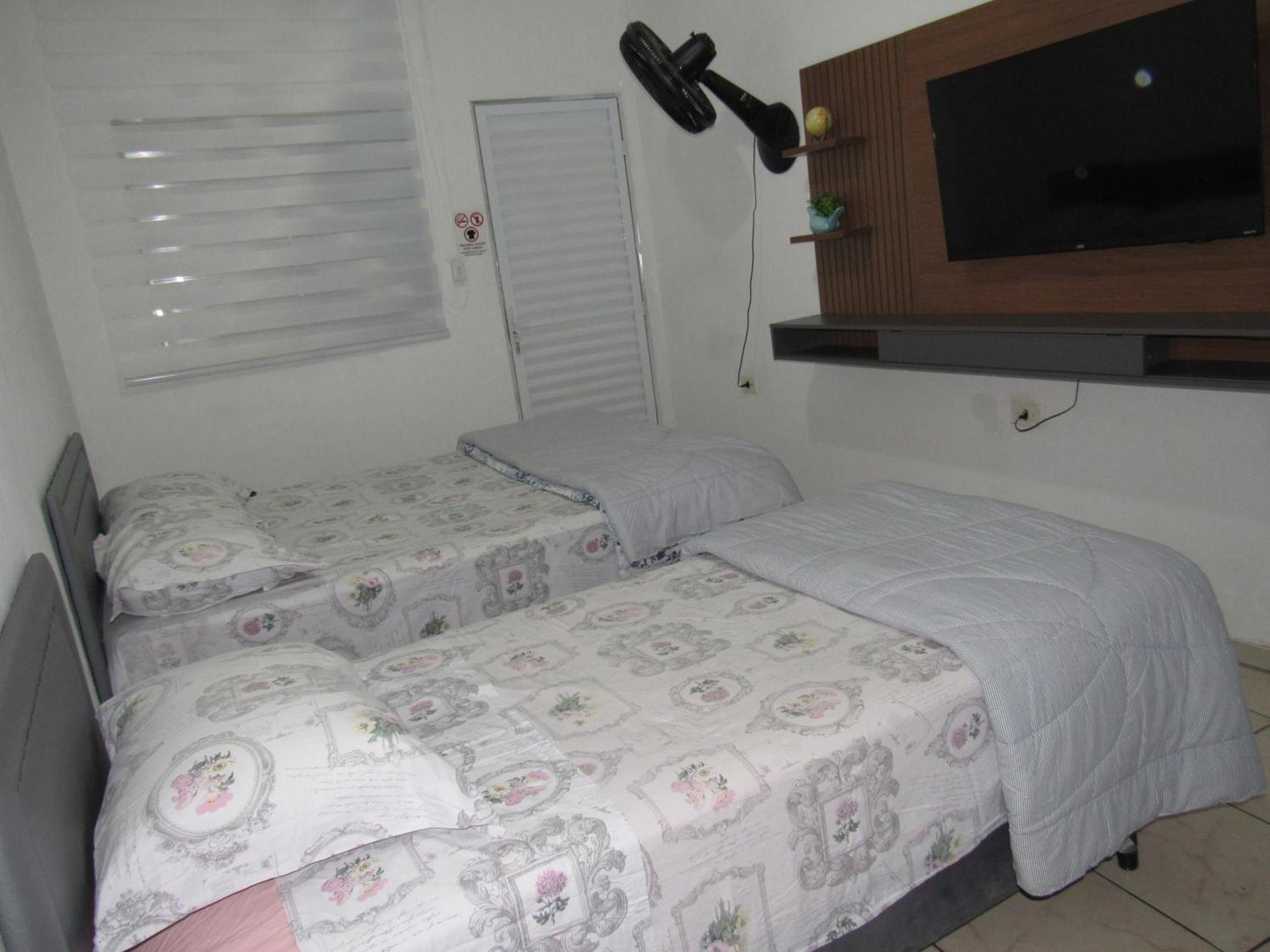 Vitoria Hostel Гуарульюс Экстерьер фото